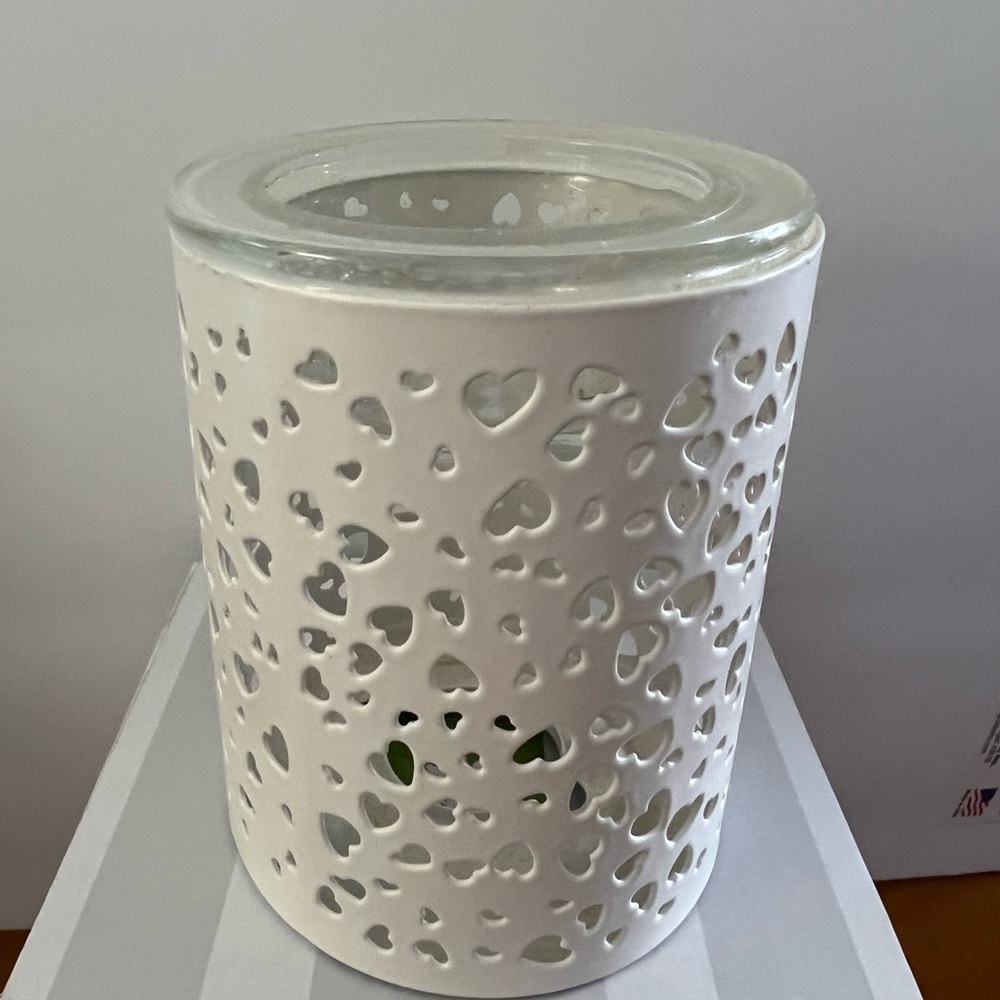 Scentsy Lit With Love Mini Warmer